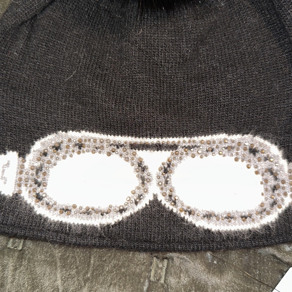 Adorable hat - Picture 2 of 4
